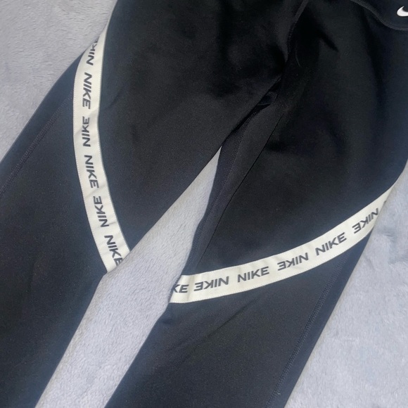 Nike logo cropped leggings - Picture 4 of 4